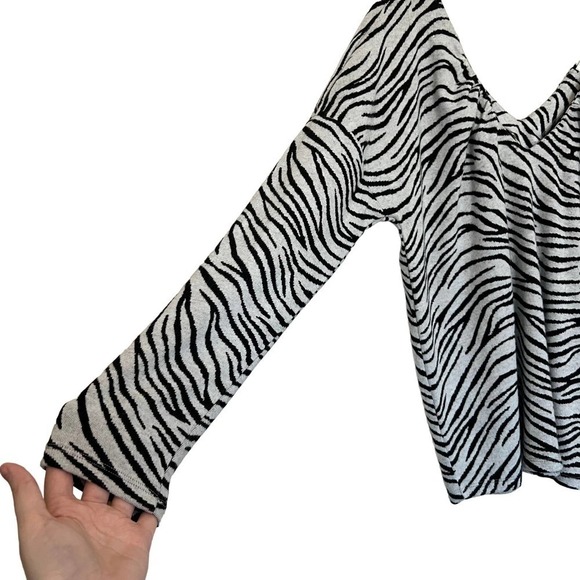 Maeve by Anthropologie Maeve Taylor Zebra-Striped Pullover Size Medium - Picture 6 of 8